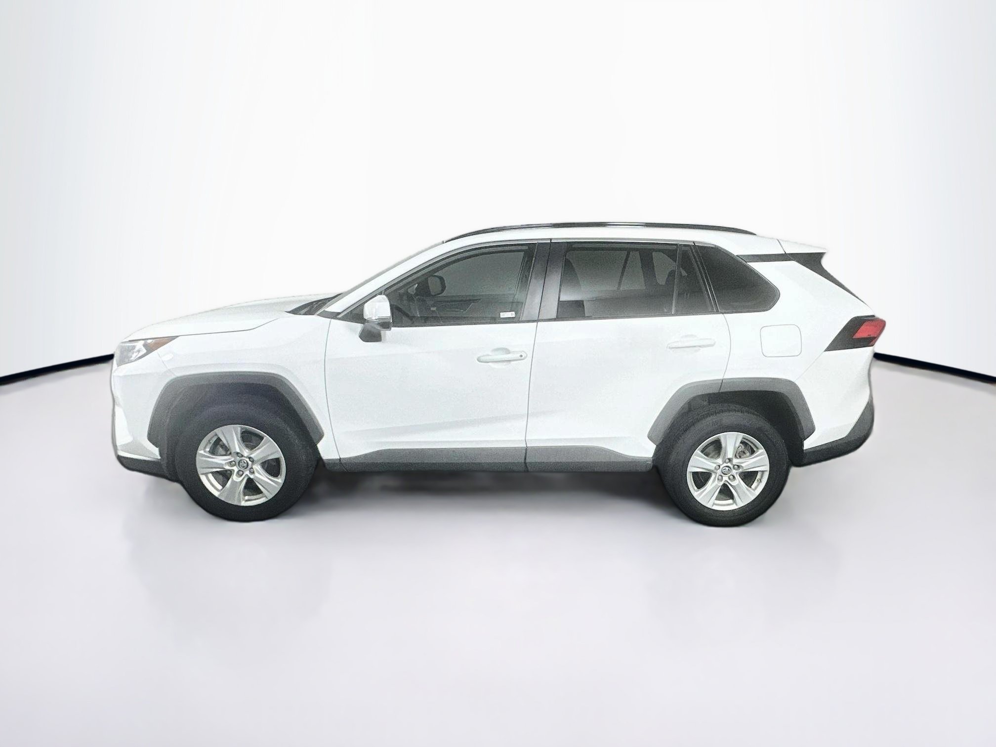 Used 2019 Toyota RAV4 XLE w/ Convenience Package AWD/4WD image 5