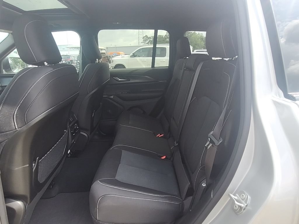 New 2026 Jeep Grand Cherokee Laredo X RWD image 23