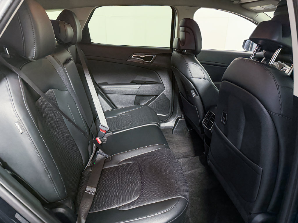 Used 2024 Kia Sportage EX FWD image 31