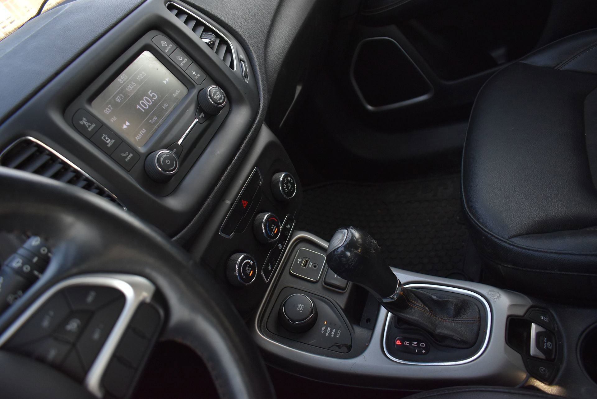 Used 2018 Jeep Compass Latitude w/ Cold Weather Group image 21