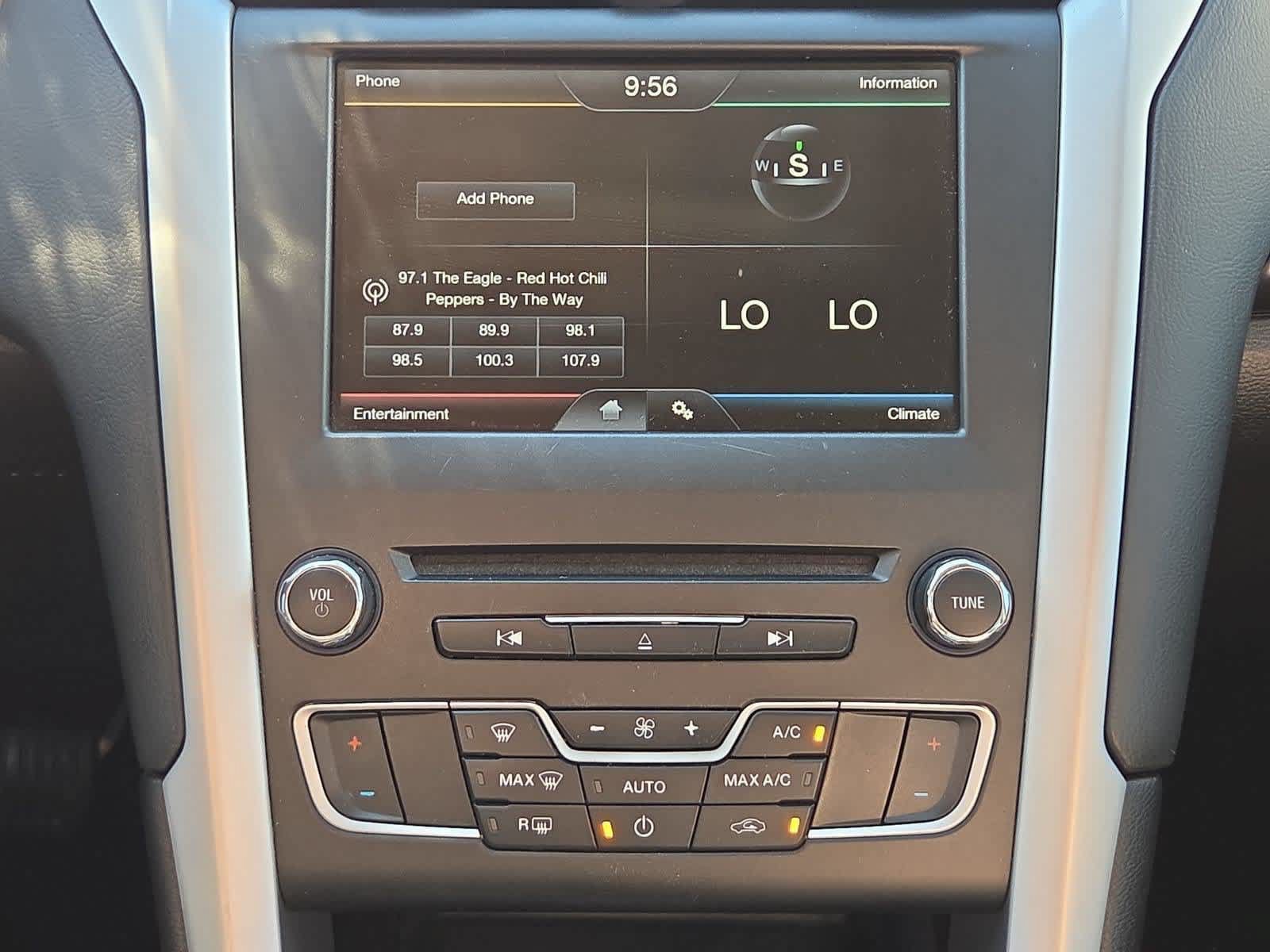 Used 2016 Ford Fusion SE FWD image 26