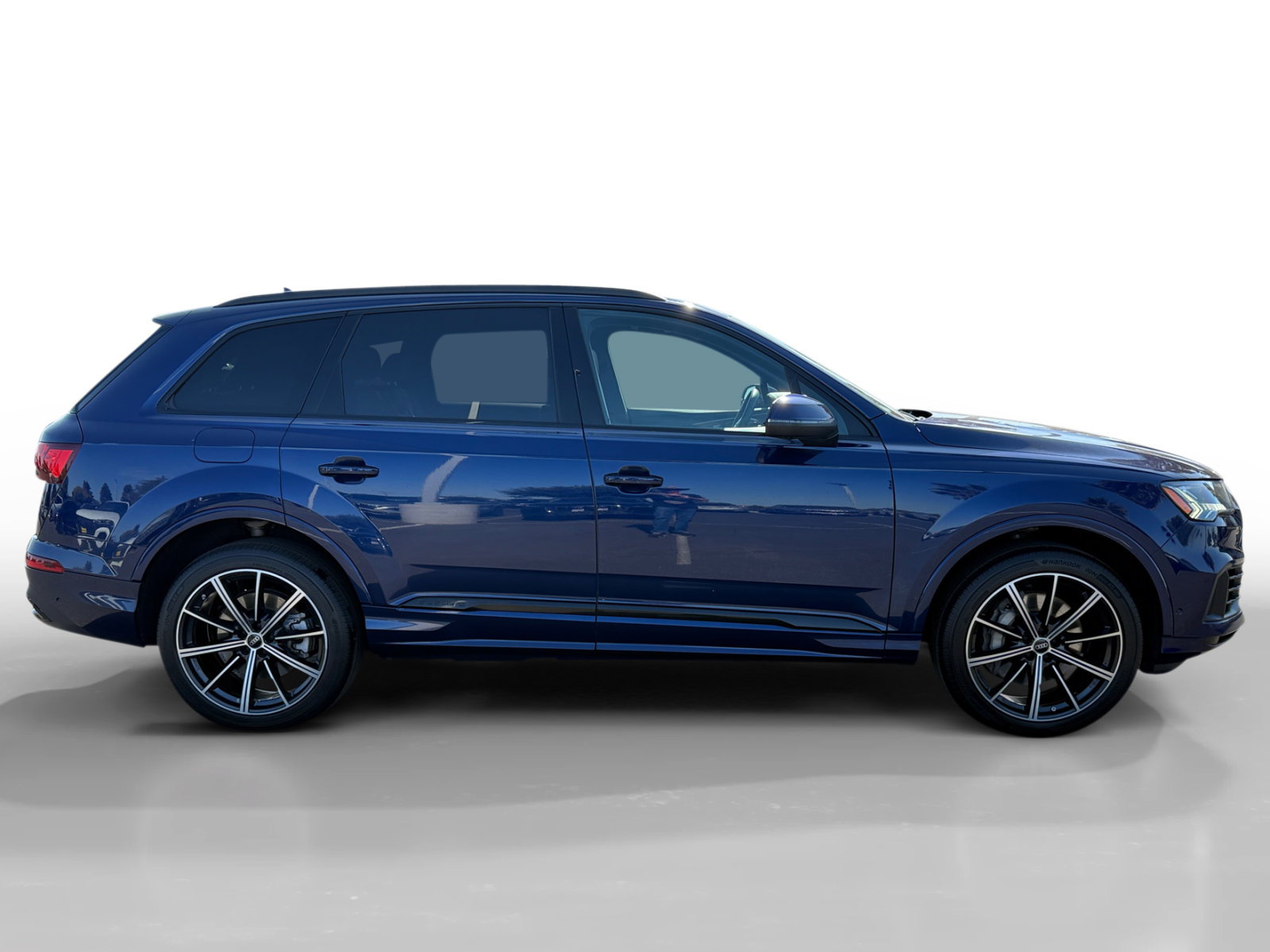 Used 2023 Audi Q7 3.0T Premium Plus w/ Premium Plus Package AWD/4WD image 6