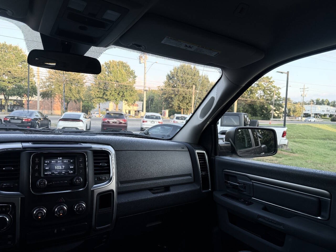Used 2017 RAM 1500 Classic SLT AWD/4WD image 17
