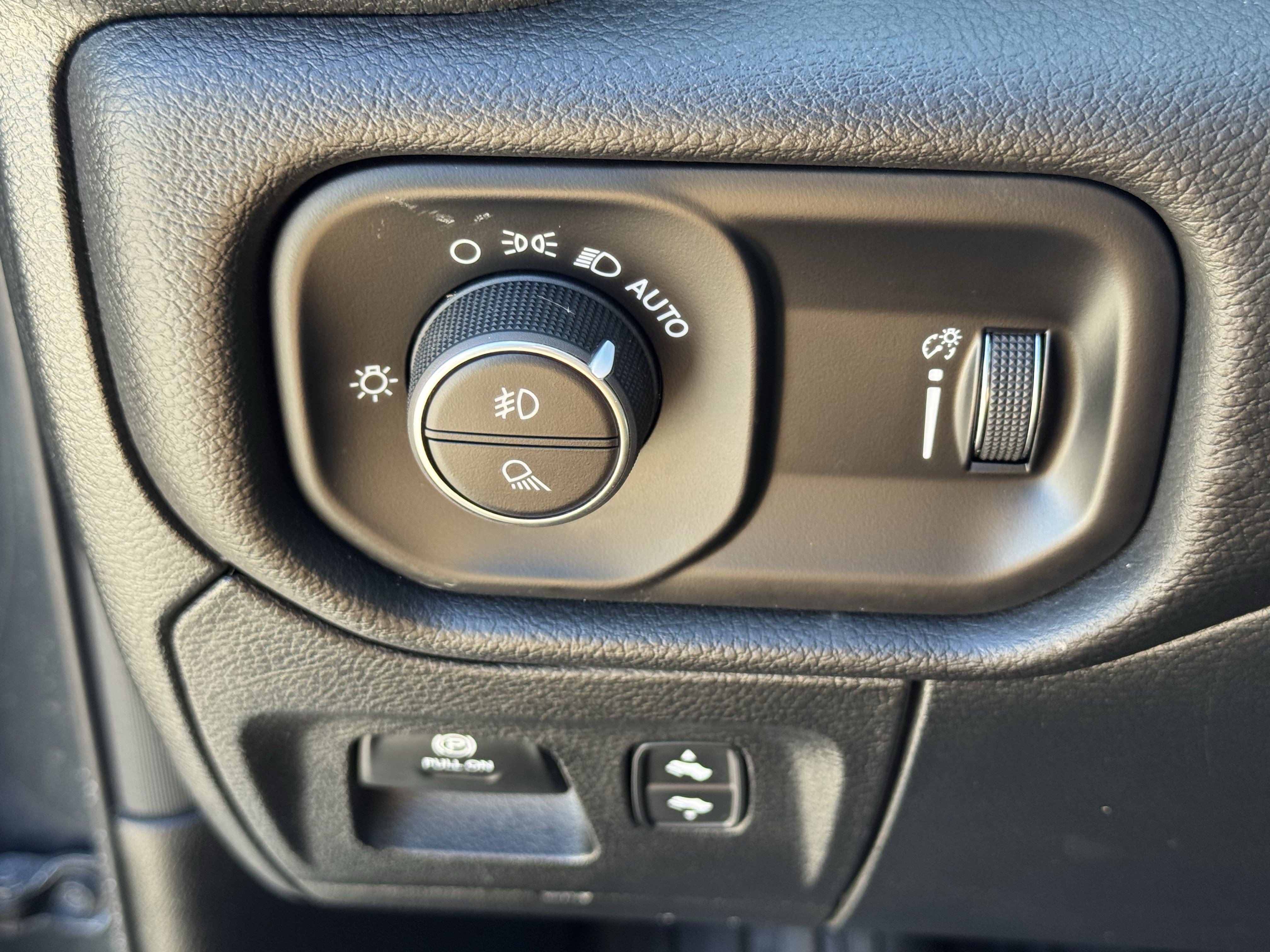 Used 2025 RAM 1500 Big Horn AWD/4WD image 26