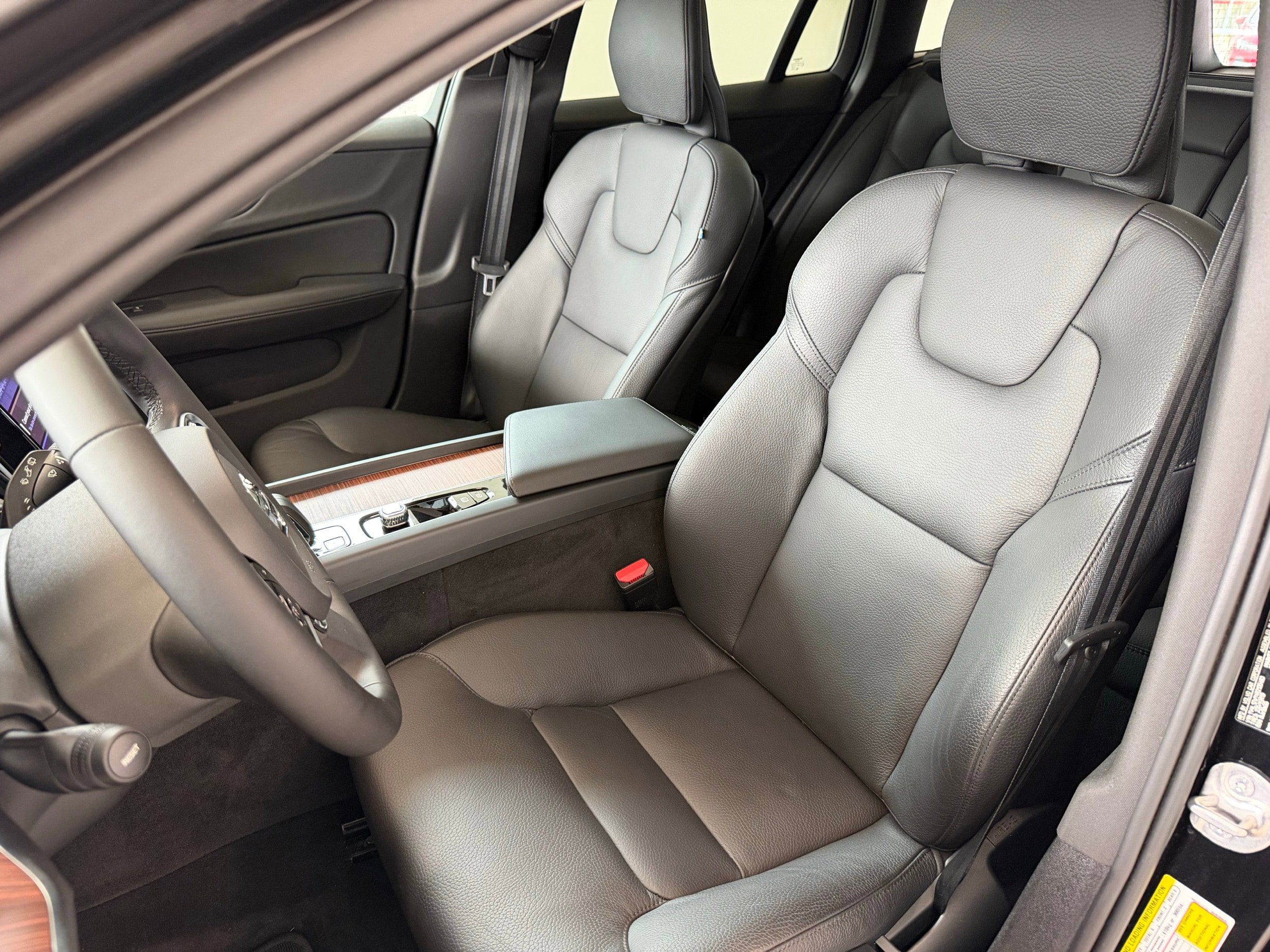 Certified 2024 Volvo V60 B5 Cross Country Plus w/ Protection Package Premier image 17