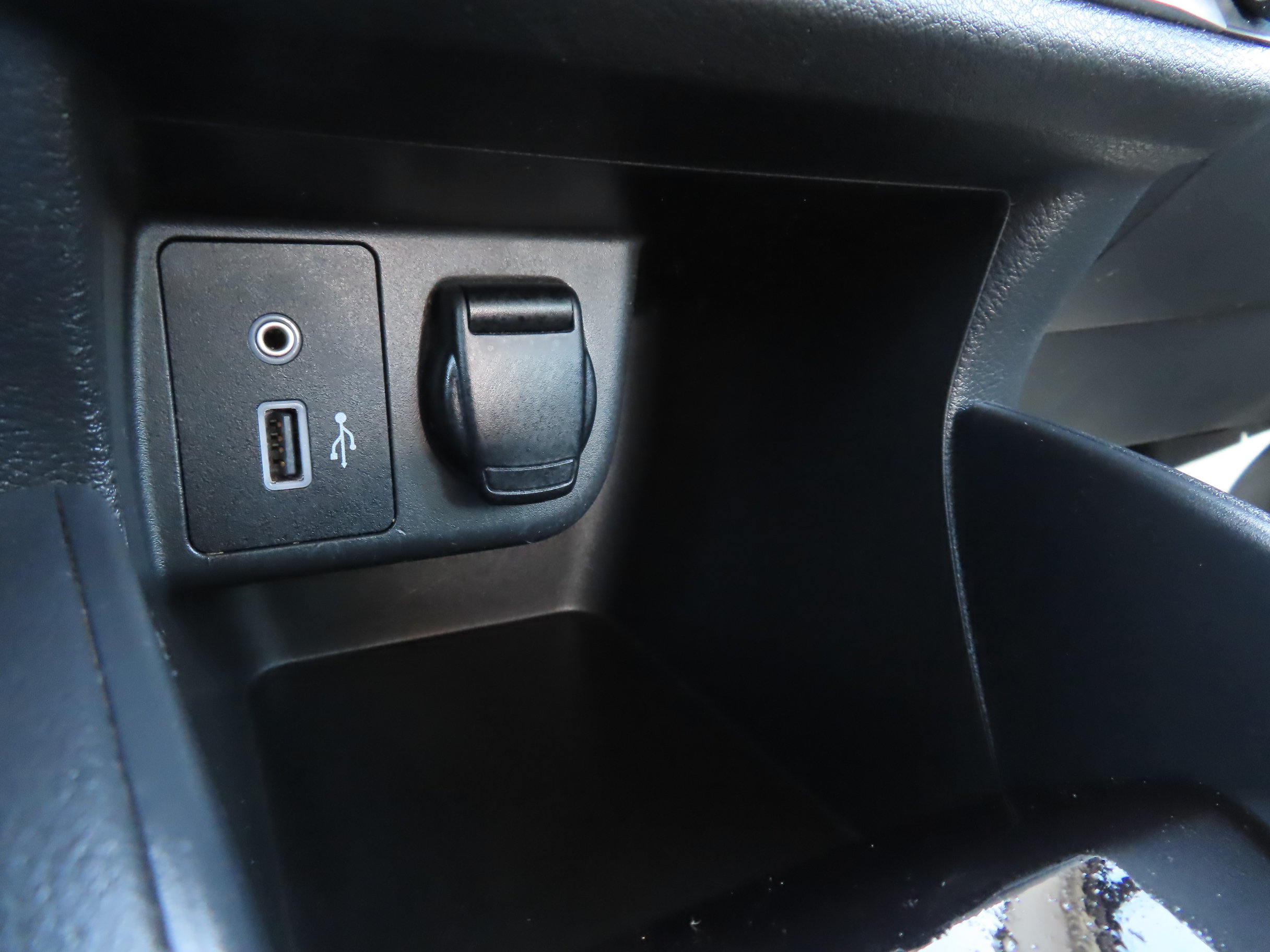 Used 2020 Nissan Versa SV FWD image 22