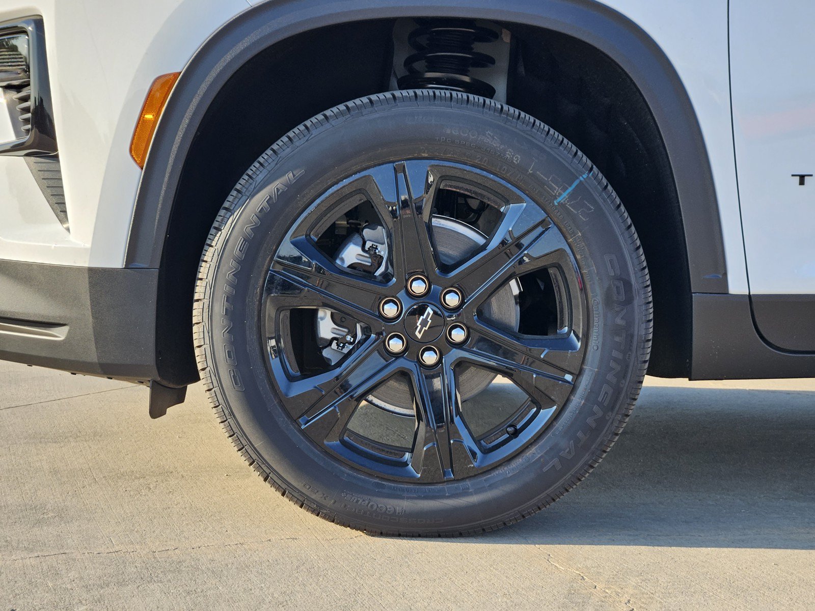 New 2027 Chevrolet Traverse LT w/ Midnight/Sport Edition FWD image 7
