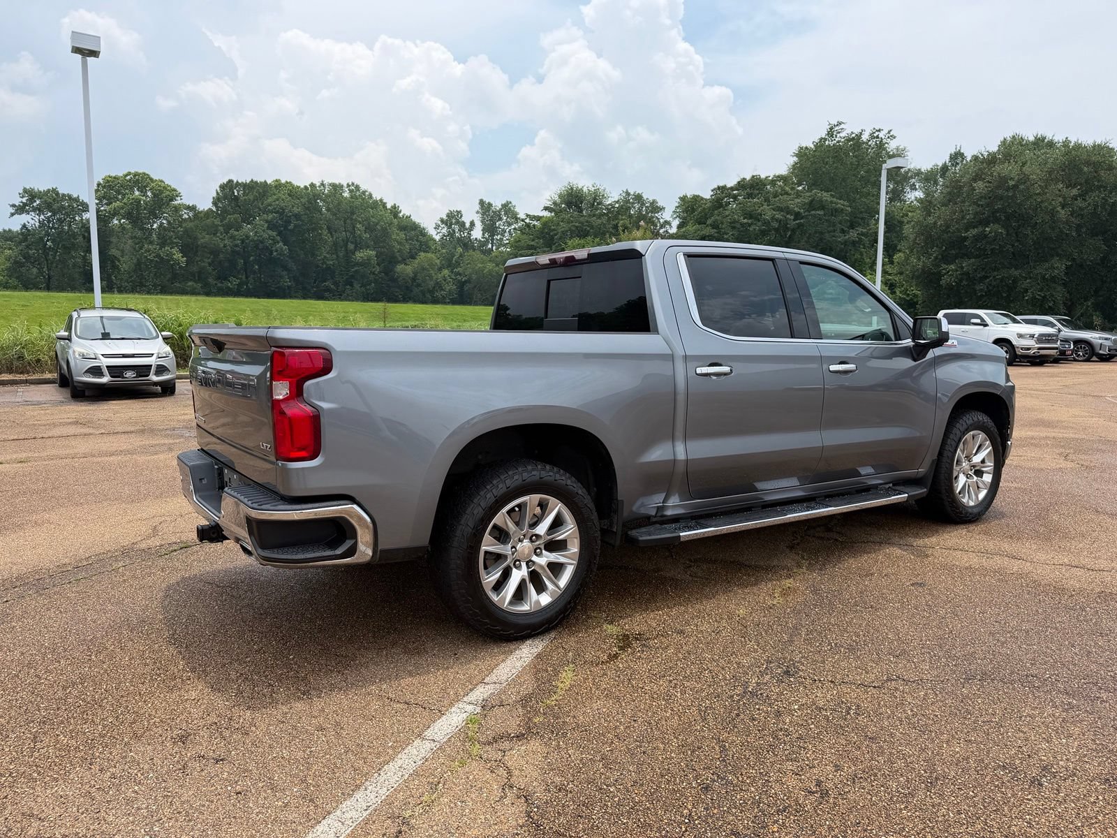 Used 2022 Chevrolet Silverado 1500 LTZ w/ LTZ Premium Package AWD/4WD image 14