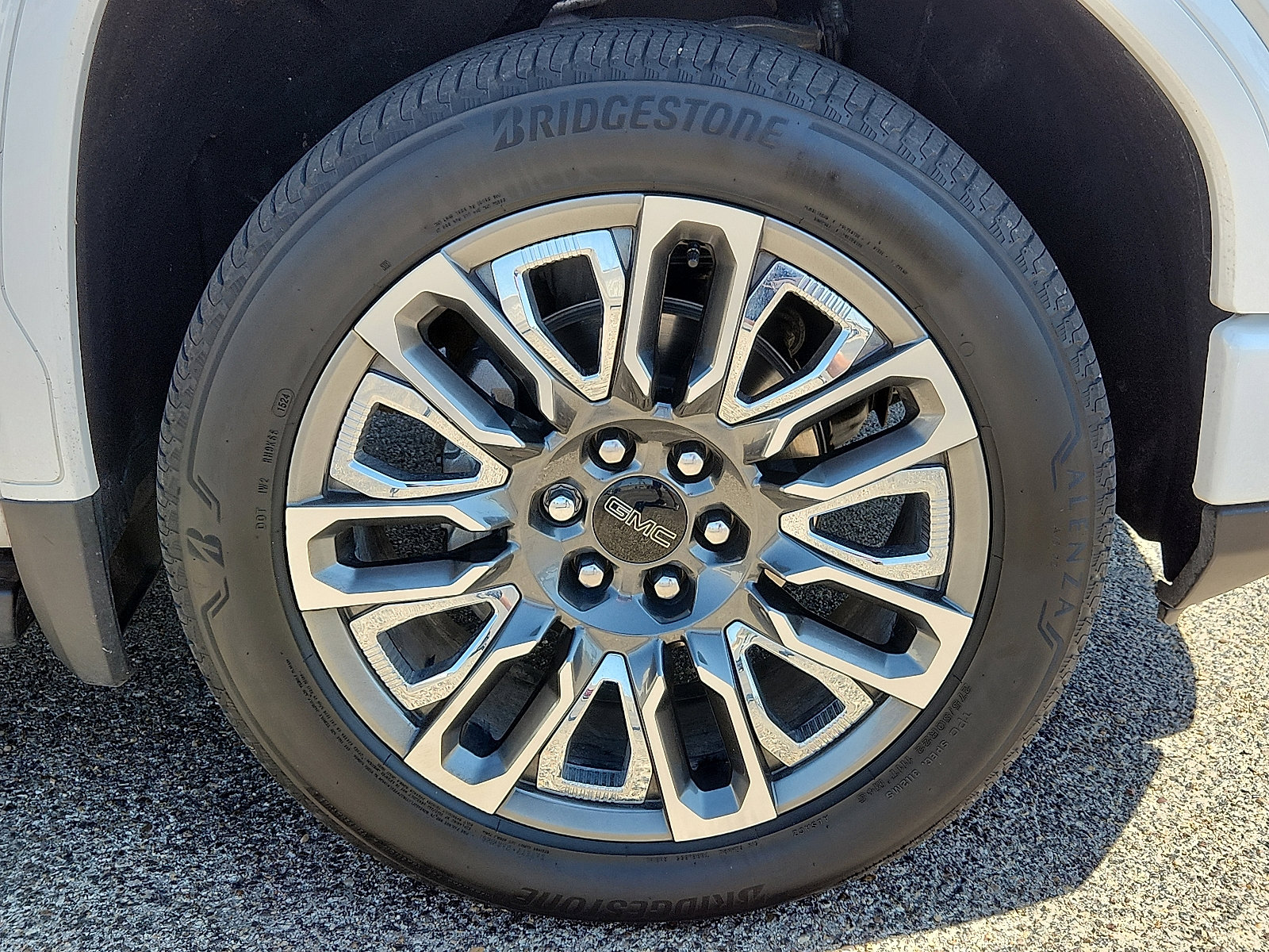 Used 2024 GMC Sierra 1500 Denali Ultimate image 6