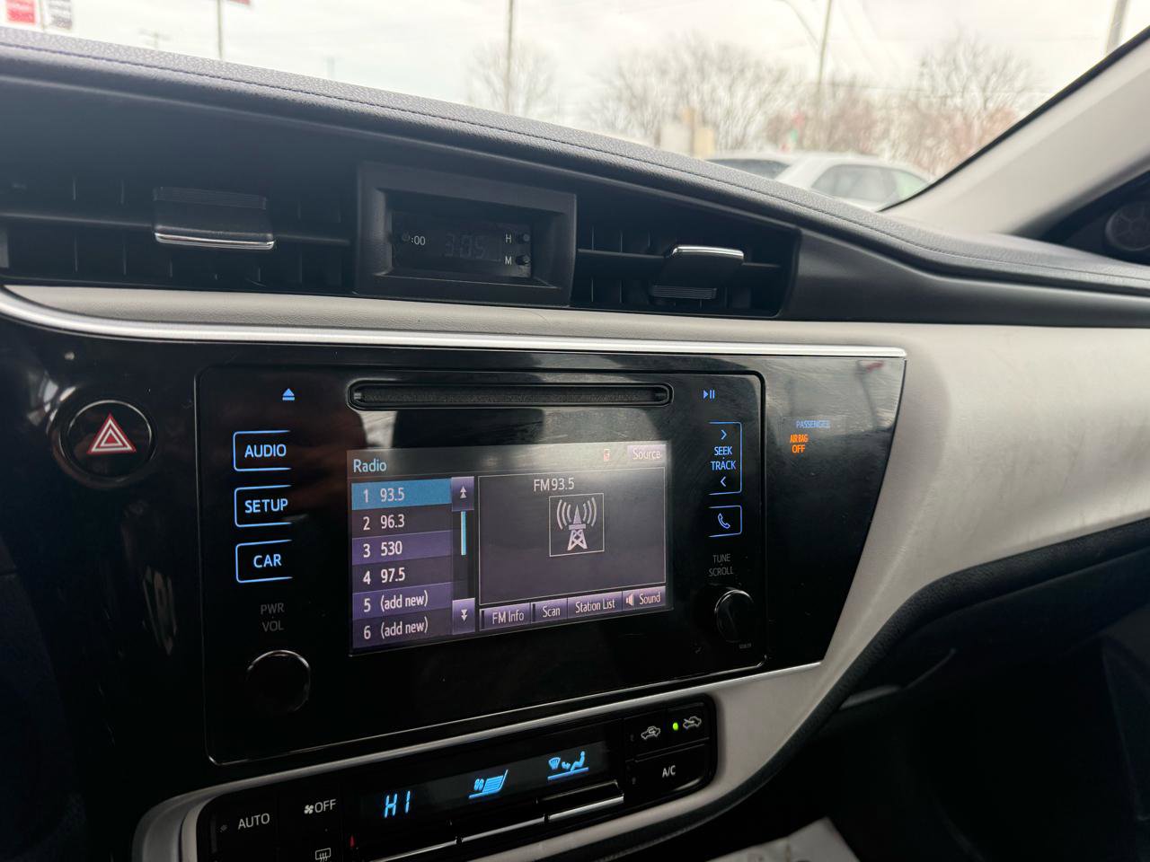 Used 2018 Toyota Corolla LE w/ Body Protection Package image 13