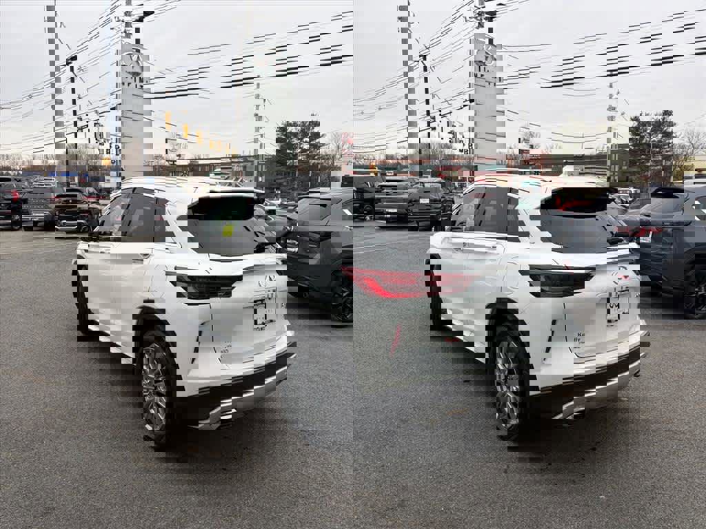 Certified 2023 INFINITI QX50 Luxe image 4