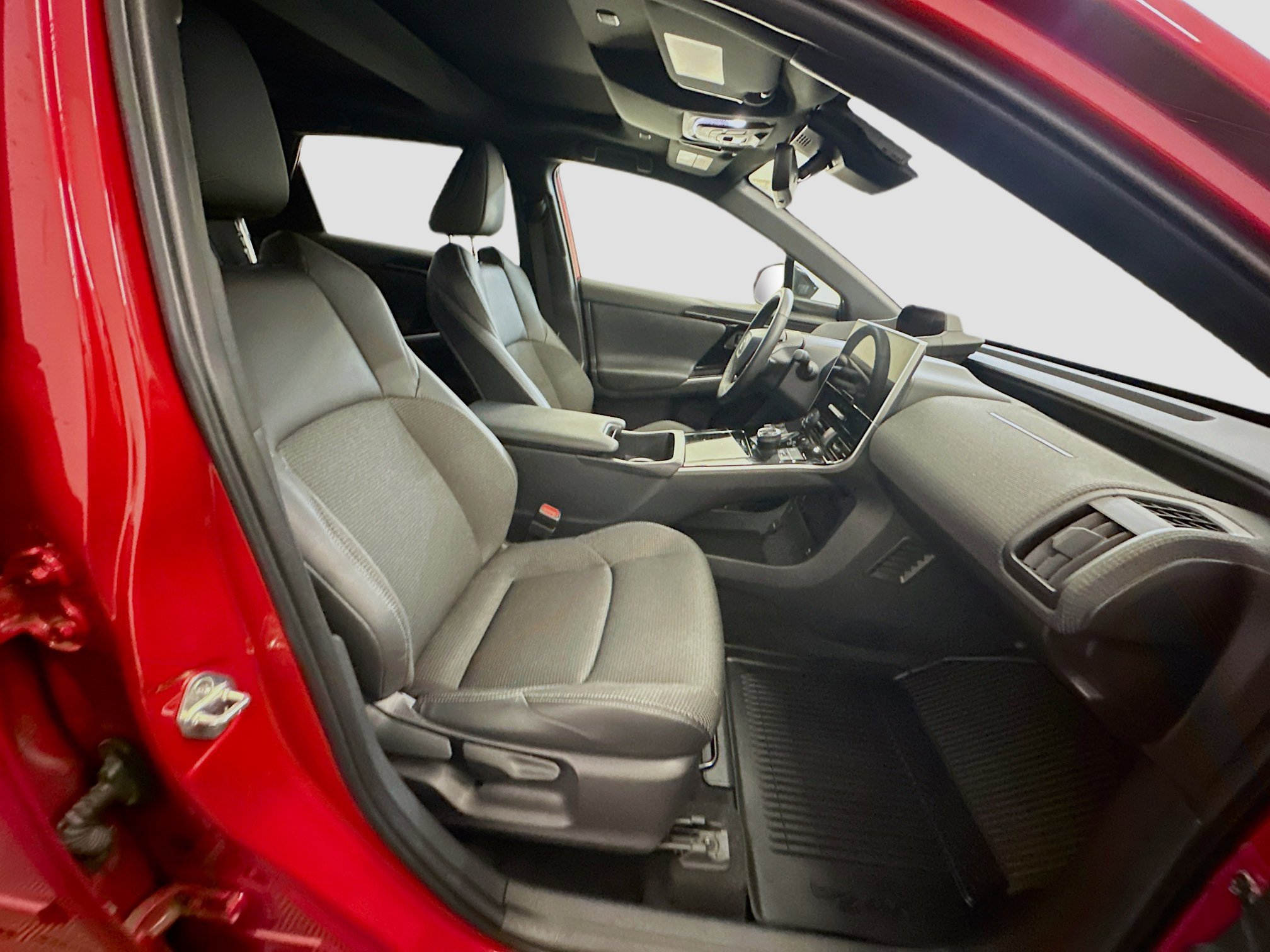 Used 2023 Toyota bZ4X XLE w/ Weather Package AWD/4WD image 33