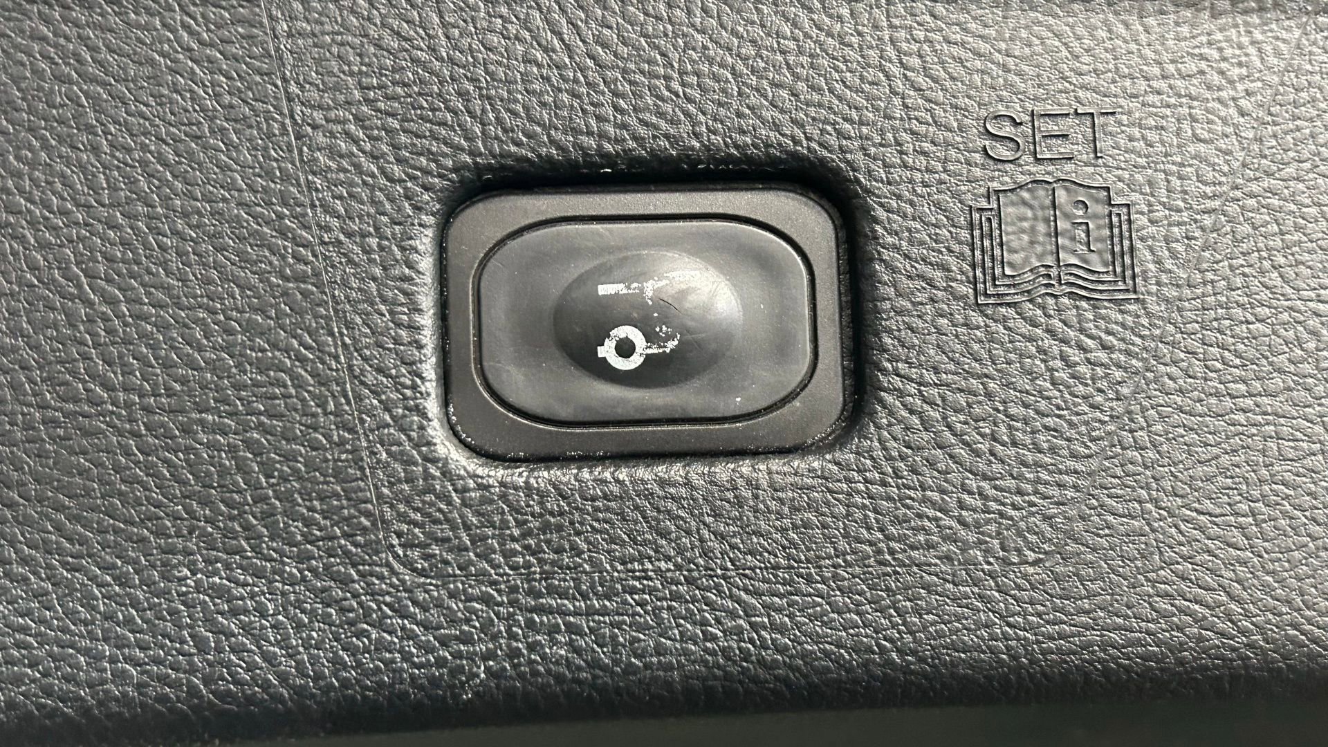 Used 2019 Ford Edge Titanium AWD/4WD image 27