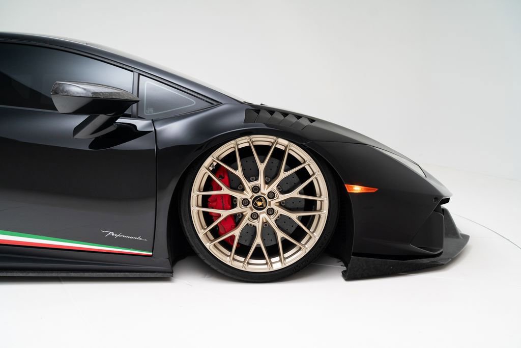Used 2018 Lamborghini Huracan Performante AWD/4WD image 45