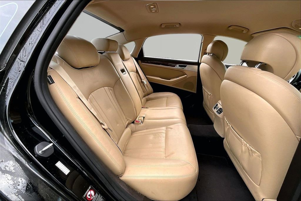 Used 2016 Hyundai Genesis 3.8 RWD image 17