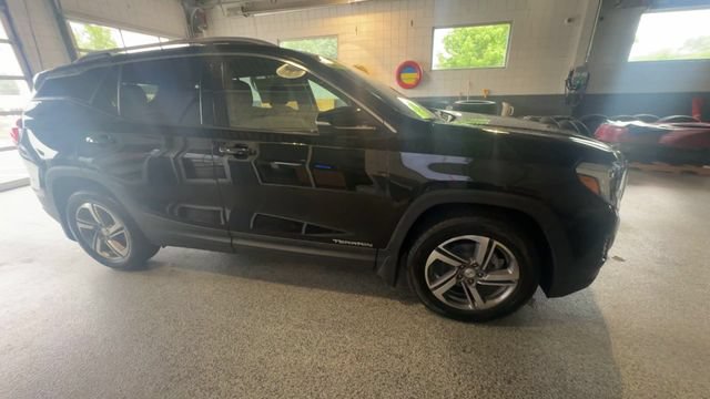 Certified 2021 GMC Terrain SLT w/ LPO, Dark Accent Package AWD/4WD image 9