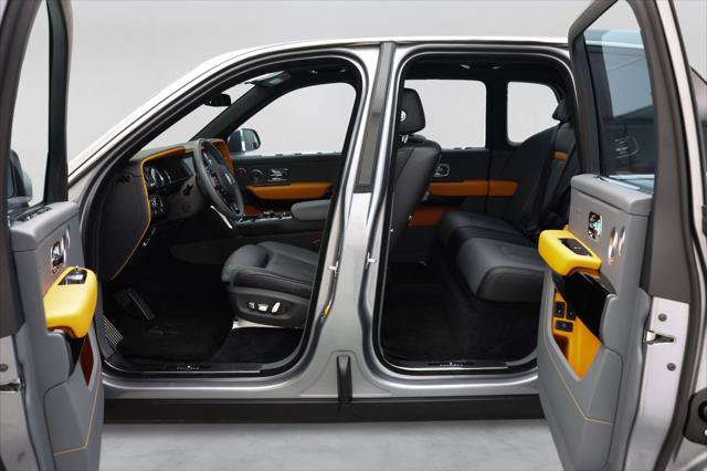 Certified 2023 Rolls-Royce Cullinan w/ Cullinan Package AWD/4WD image 7