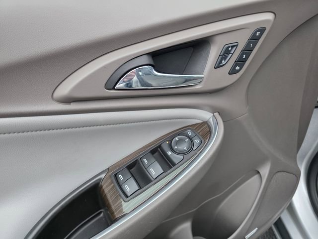 Used 2017 Chevrolet Malibu Premier w/ Premier Sun and Wheel Package FWD image 17