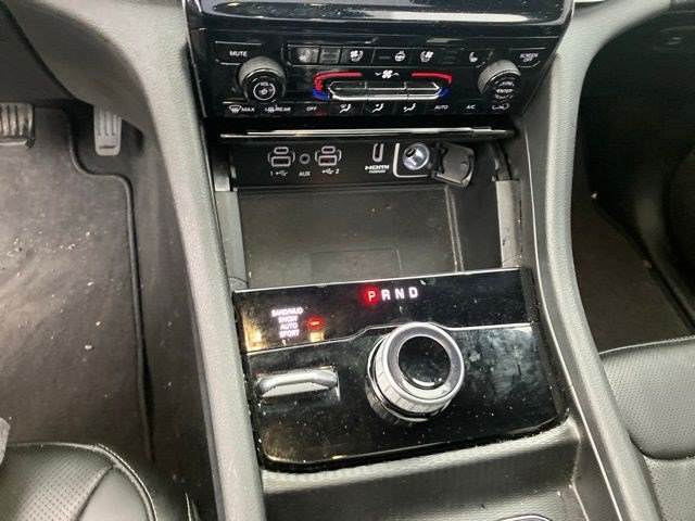 Used 2023 Jeep Grand Cherokee Limited w/ Luxury Tech Group II AWD/4WD image 13
