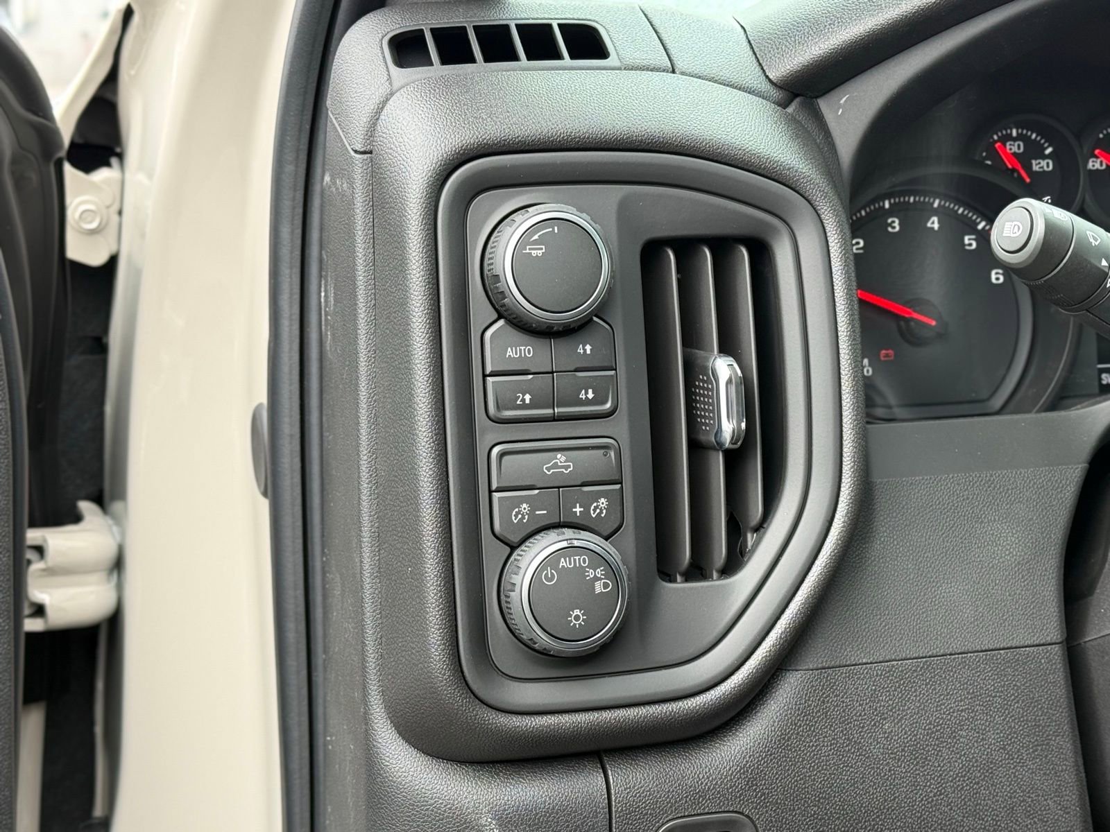New 2026 Chevrolet Silverado 1500 Custom Trail Boss AWD/4WD image 31