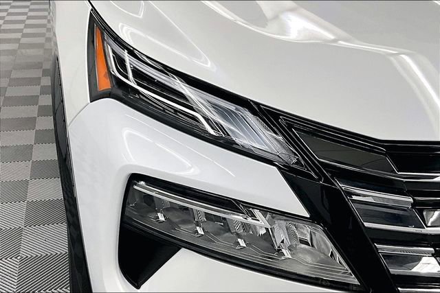 New 2025 Nissan Rogue Platinum w/ Tech Package image 15