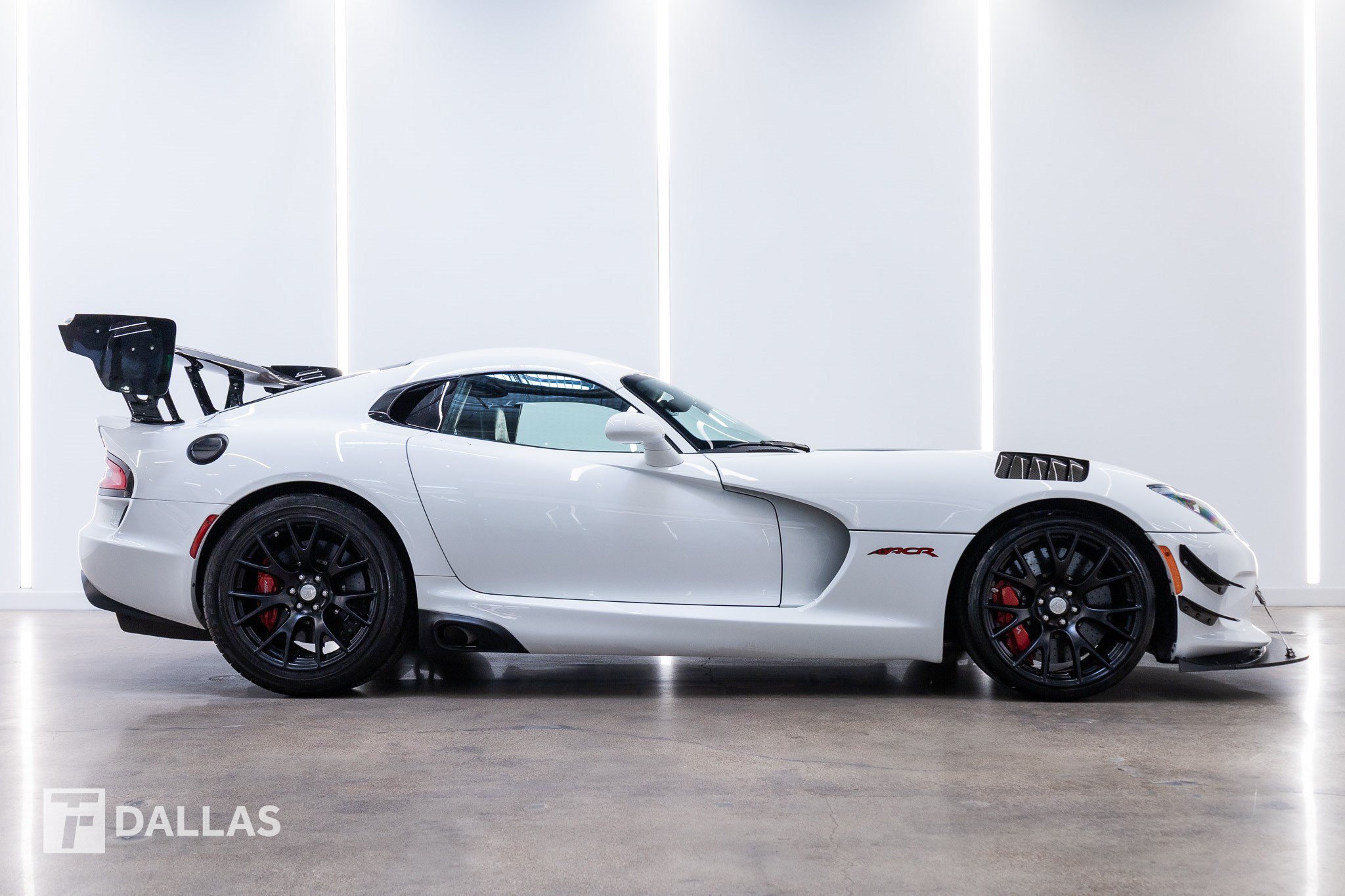 Used 2017 Dodge Viper ACR w/ Extreme Aero Package RWD image 17