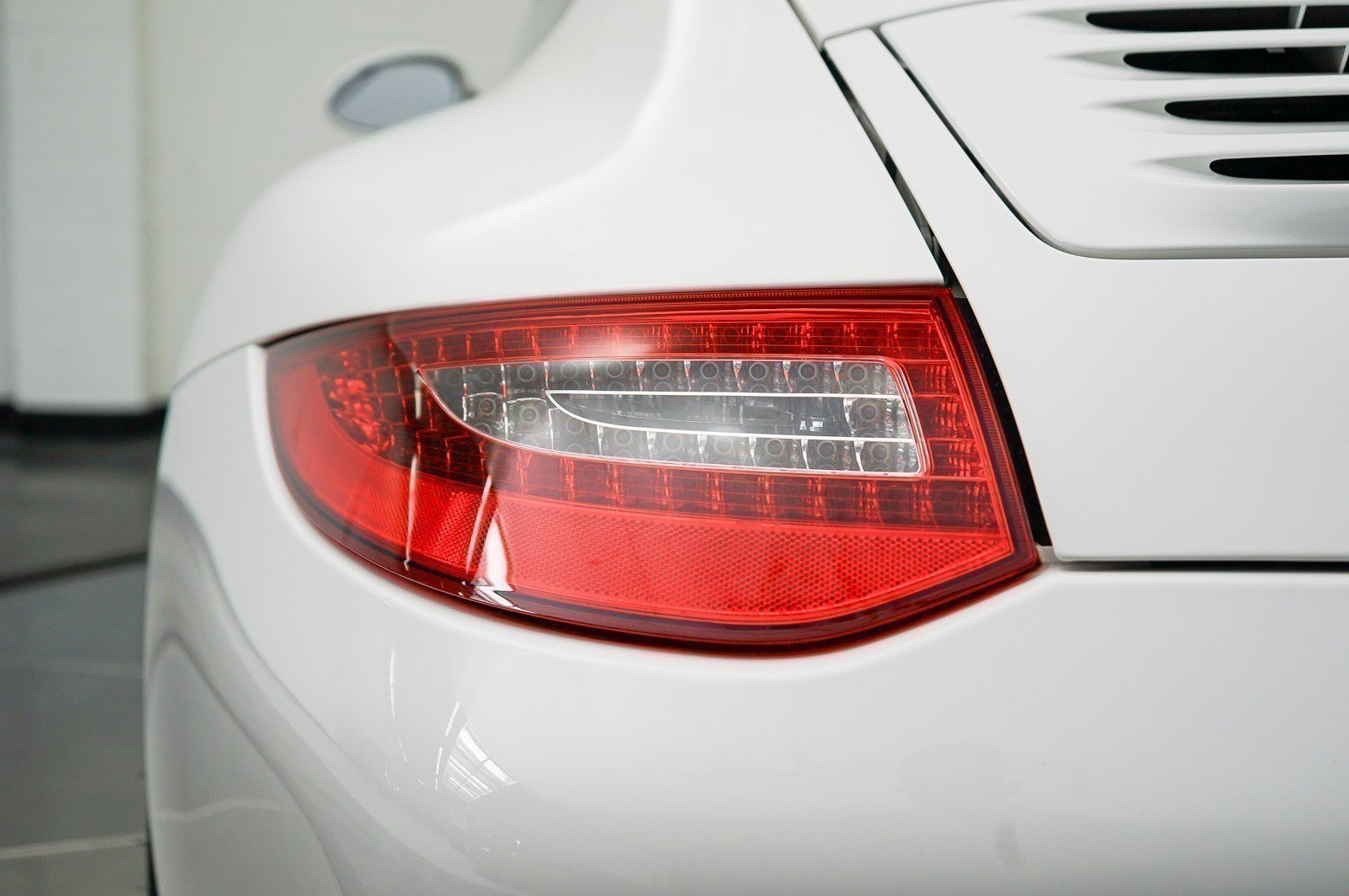 Used 2009 Porsche 911 Carrera S image 15