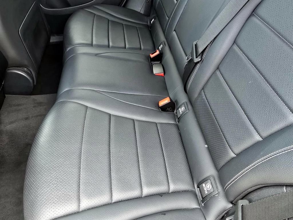 Used 2021 Mercedes-Benz GLC 300 image 30