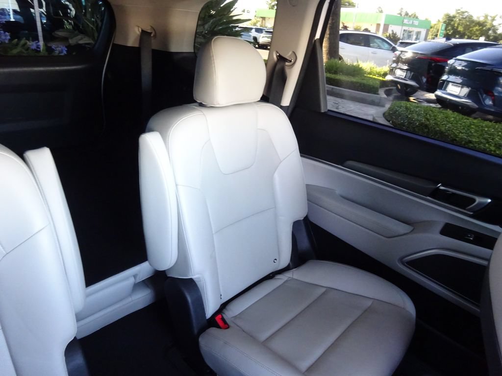 Used 2022 Kia Telluride S FWD image 17