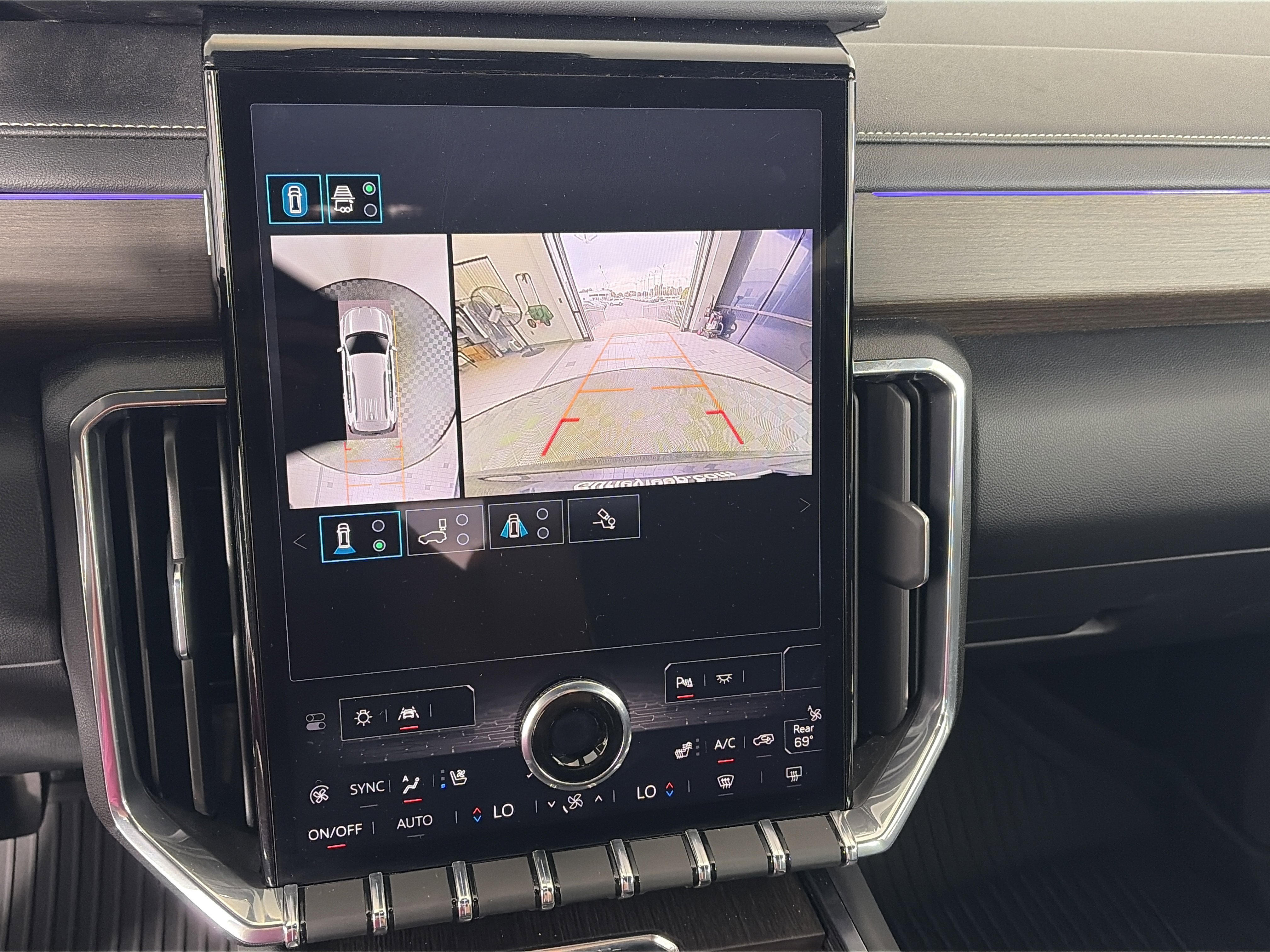 Certified 2024 GMC Acadia Denali w/ LPO, Floor Liner Package AWD/4WD image 27