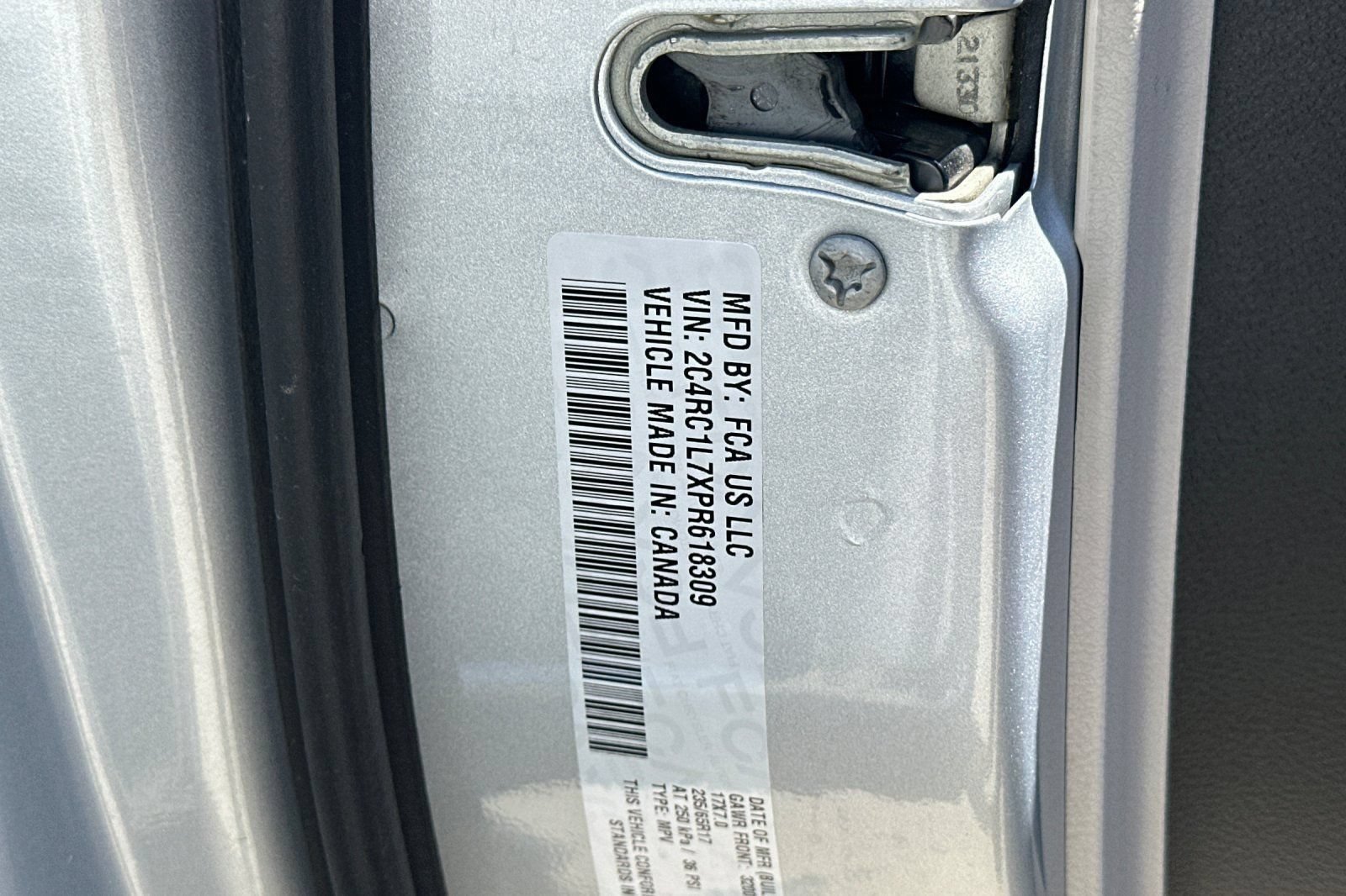 Used 2023 Chrysler Pacifica Touring-L FWD image 31