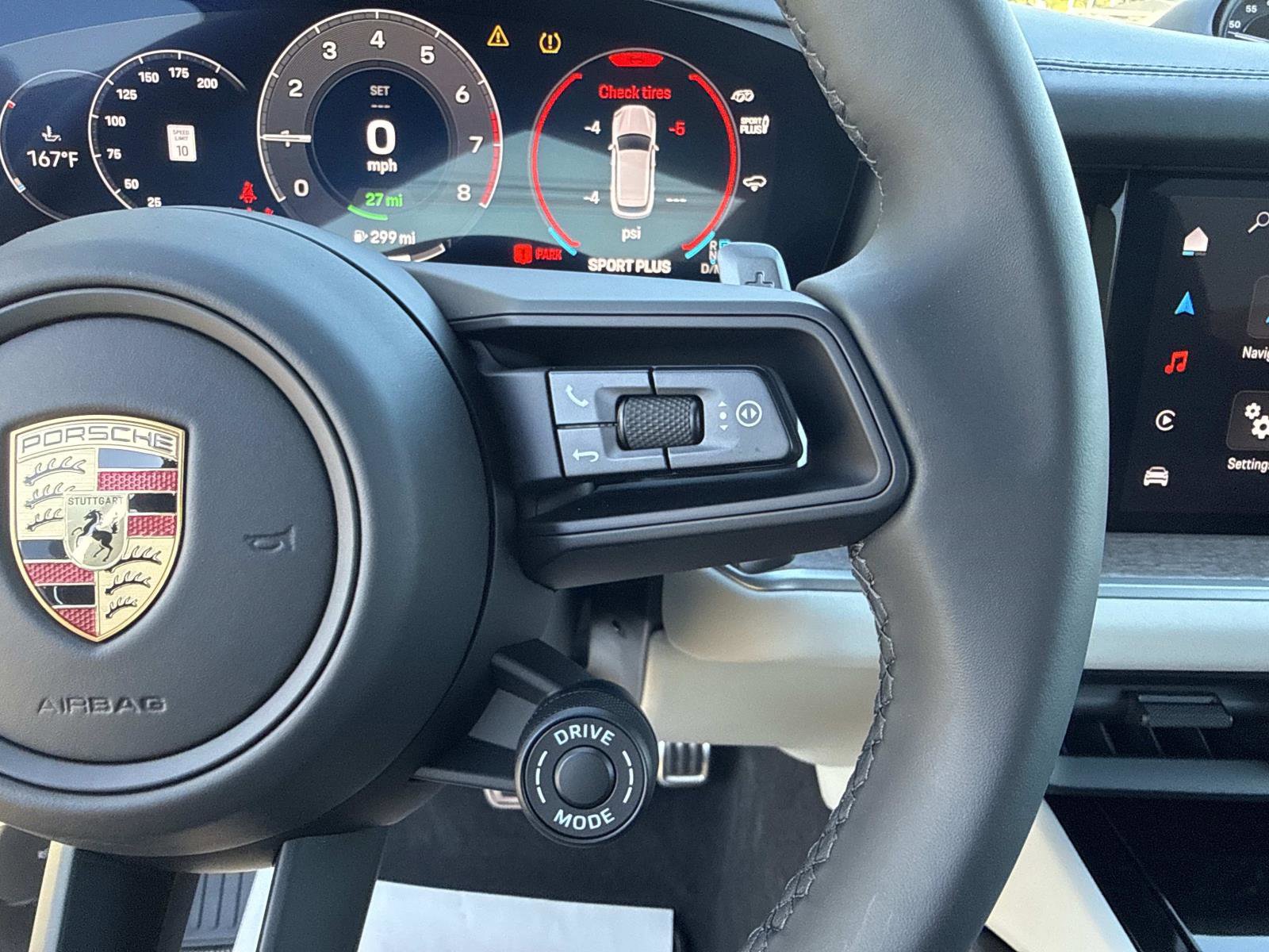 Certified 2025 Porsche Cayenne S image 30