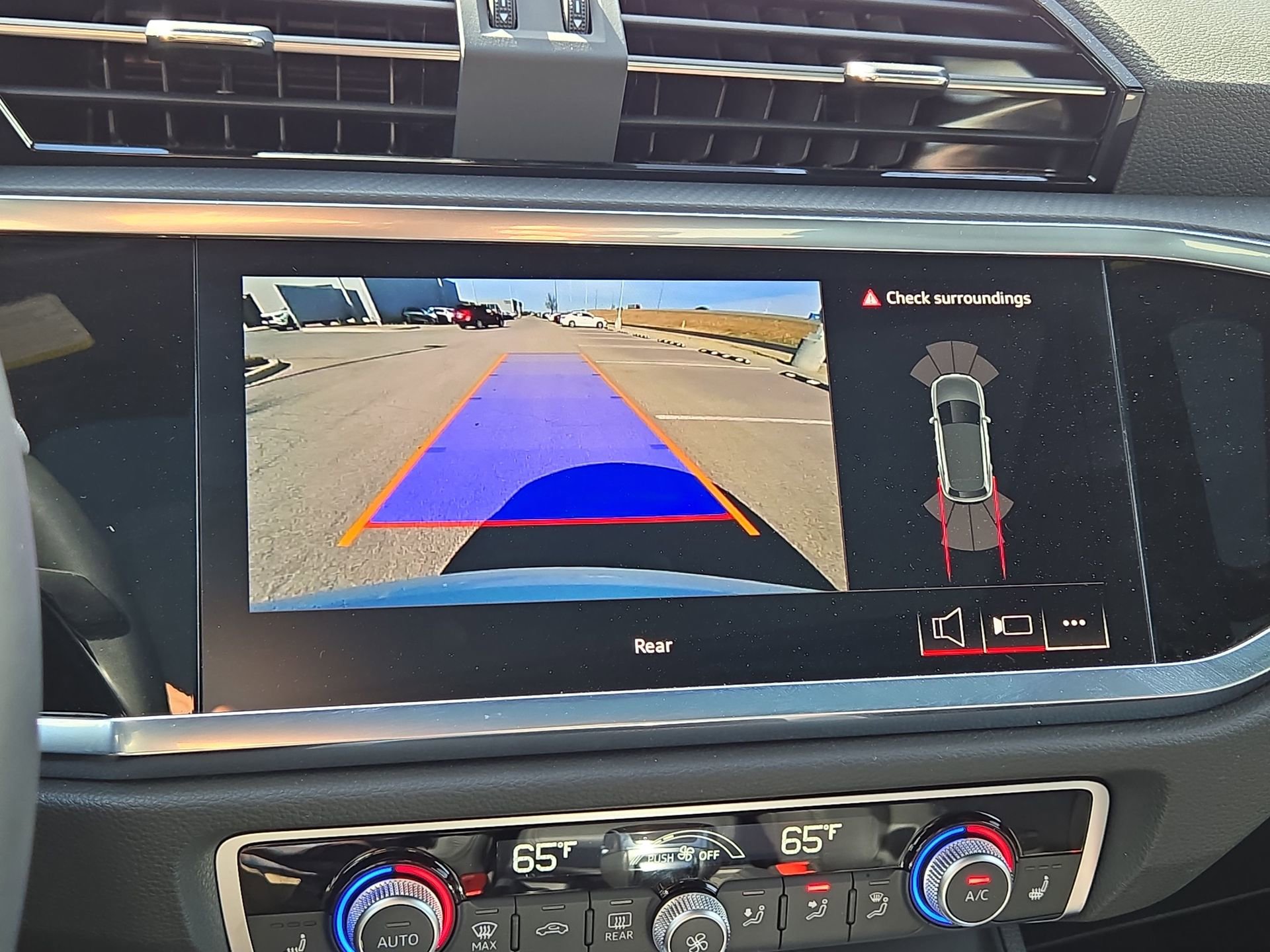 Certified 2025 Audi Q3 2.0T Premium w/ Convenience Package image 18