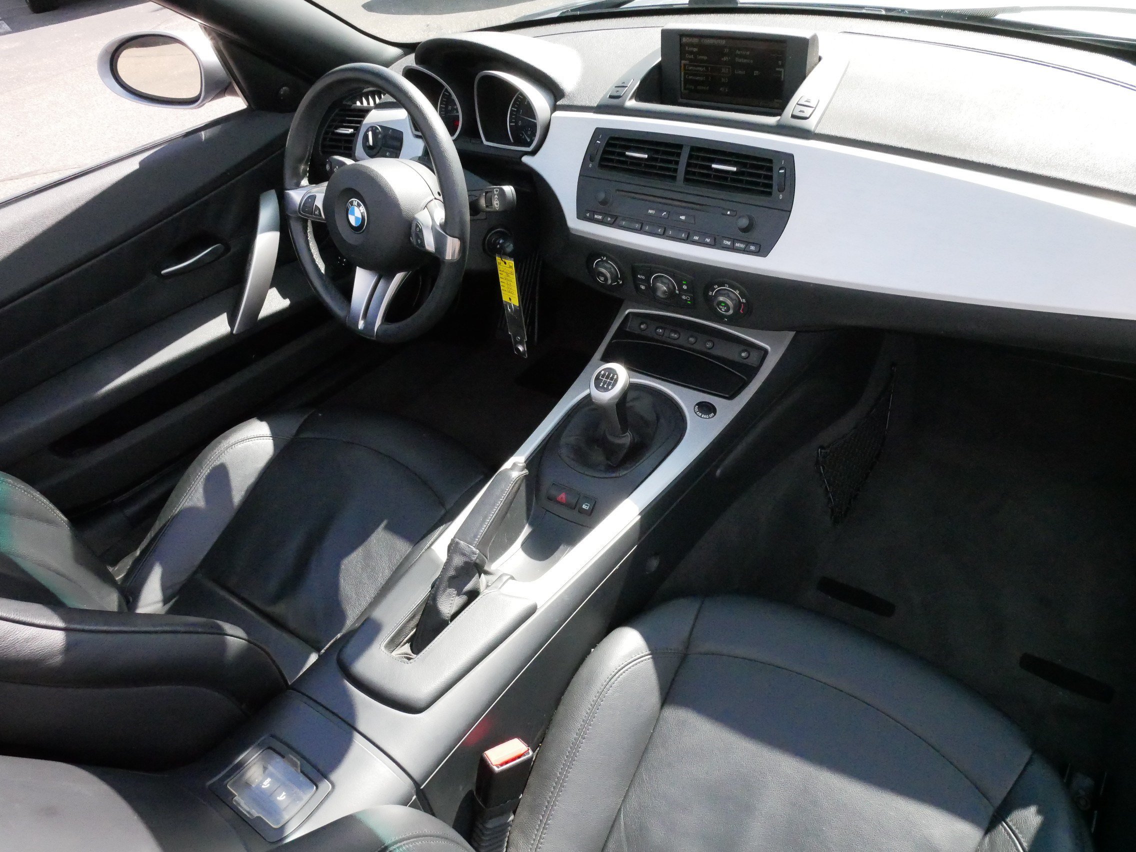 Used 2006 BMW Z4 3.0i RWD image 10
