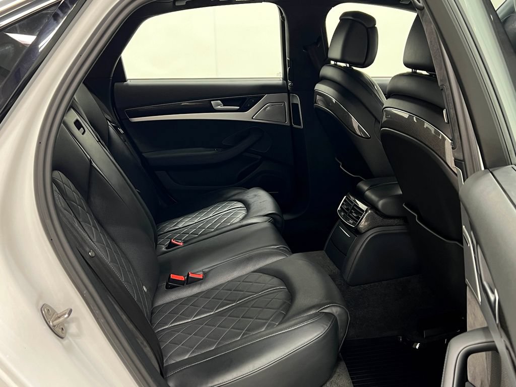 Used 2015 Audi S8 AWD/4WD image 33