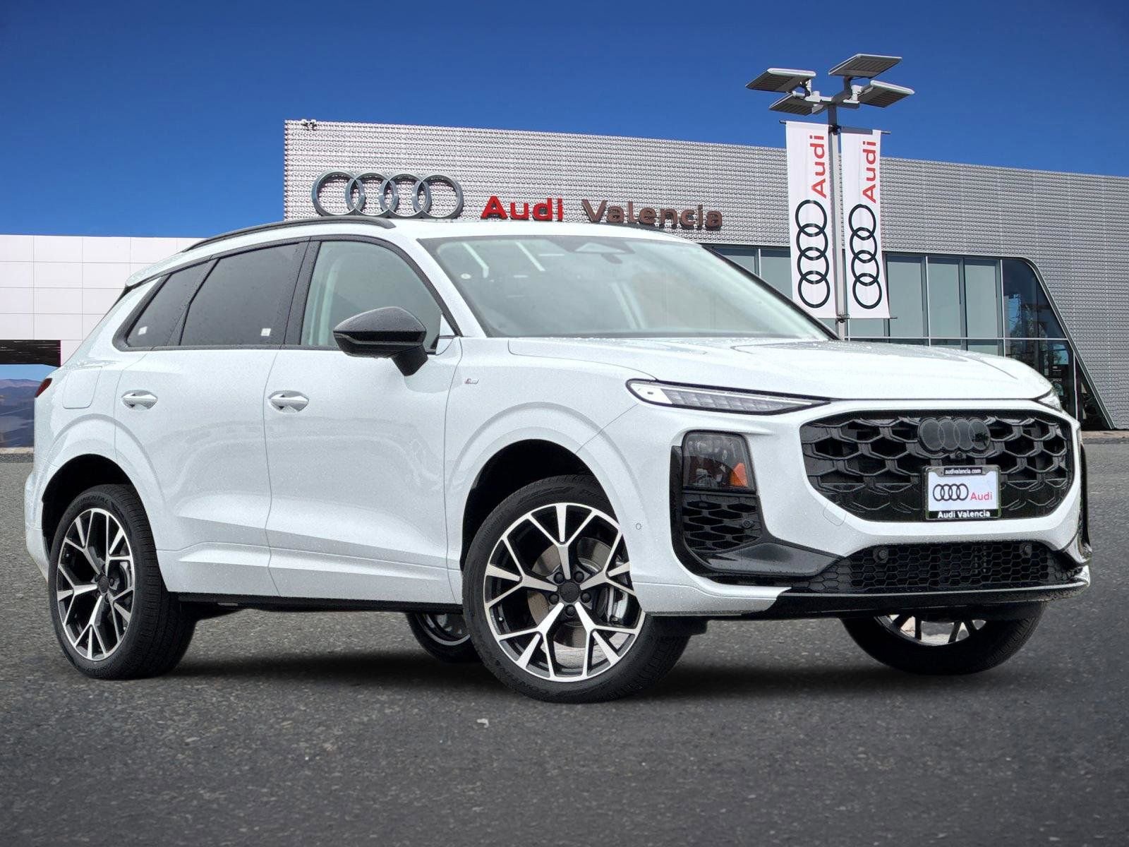 New 2026 Audi Q3 quattro 2.0T image 2