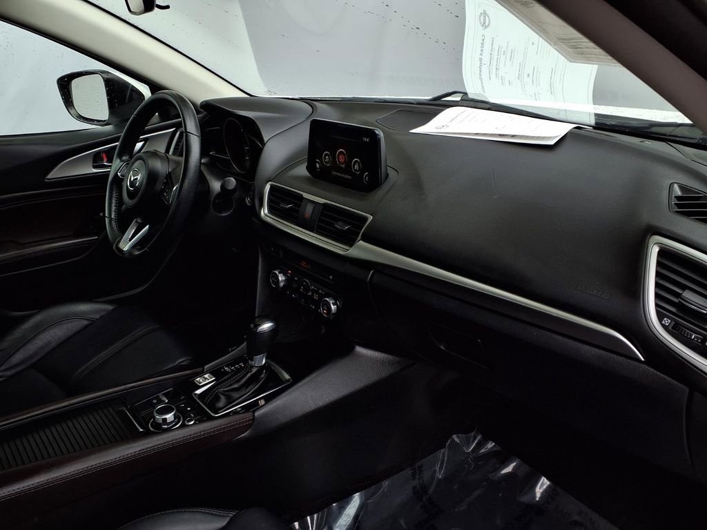 Used 2018 MAZDA MAZDA3 Touring image 22