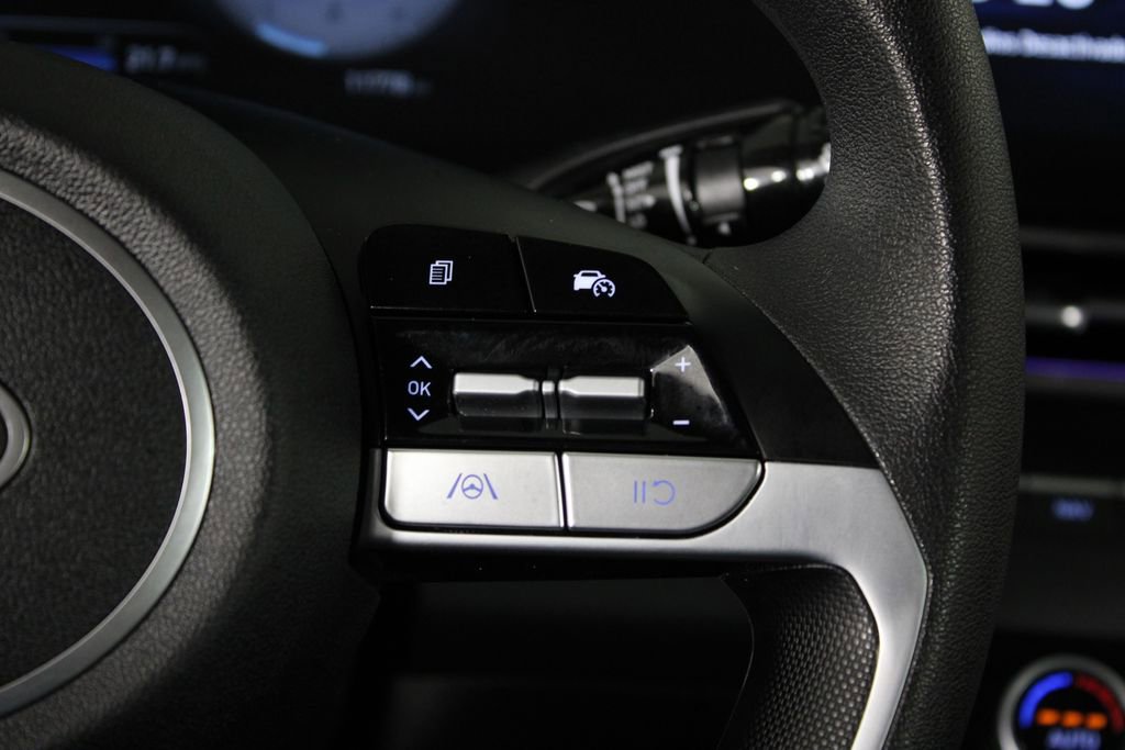 Certified 2024 Hyundai Elantra SEL image 27