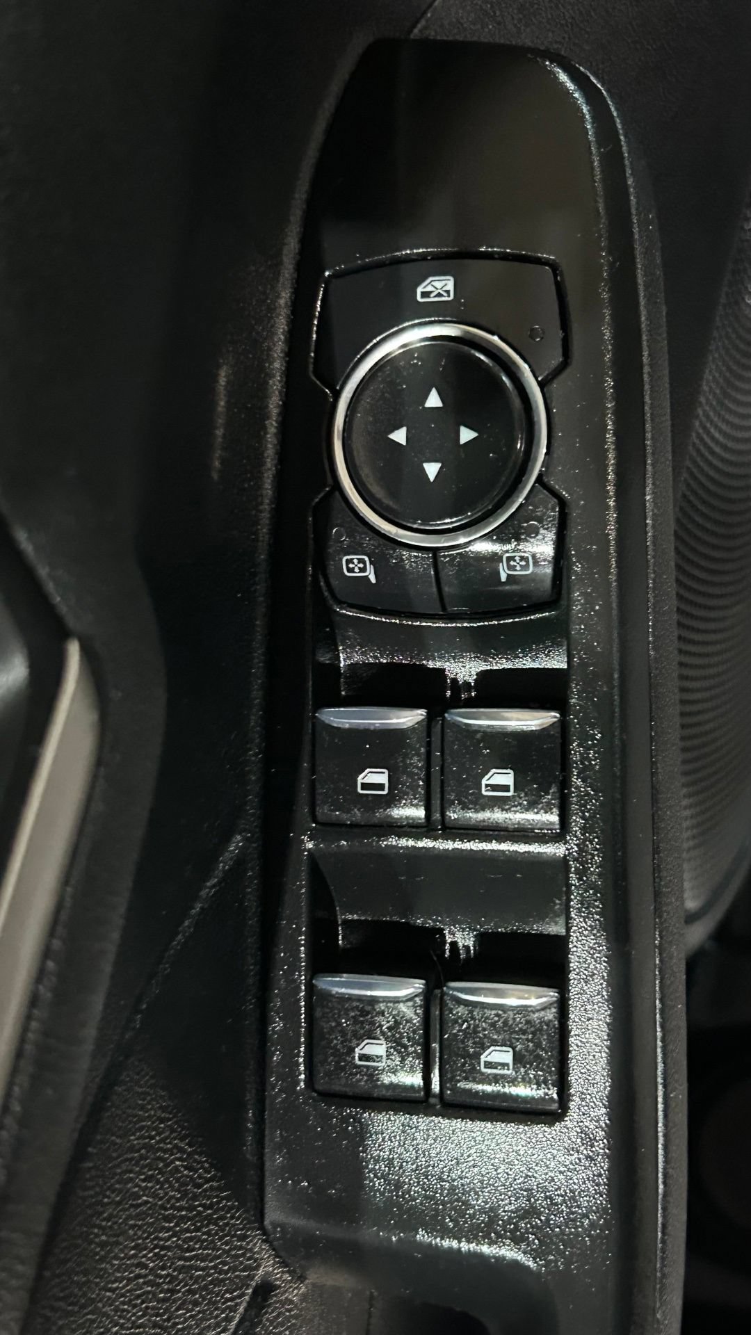Used 2022 Ford Escape SE w/ Cold Weather Package FWD image 33