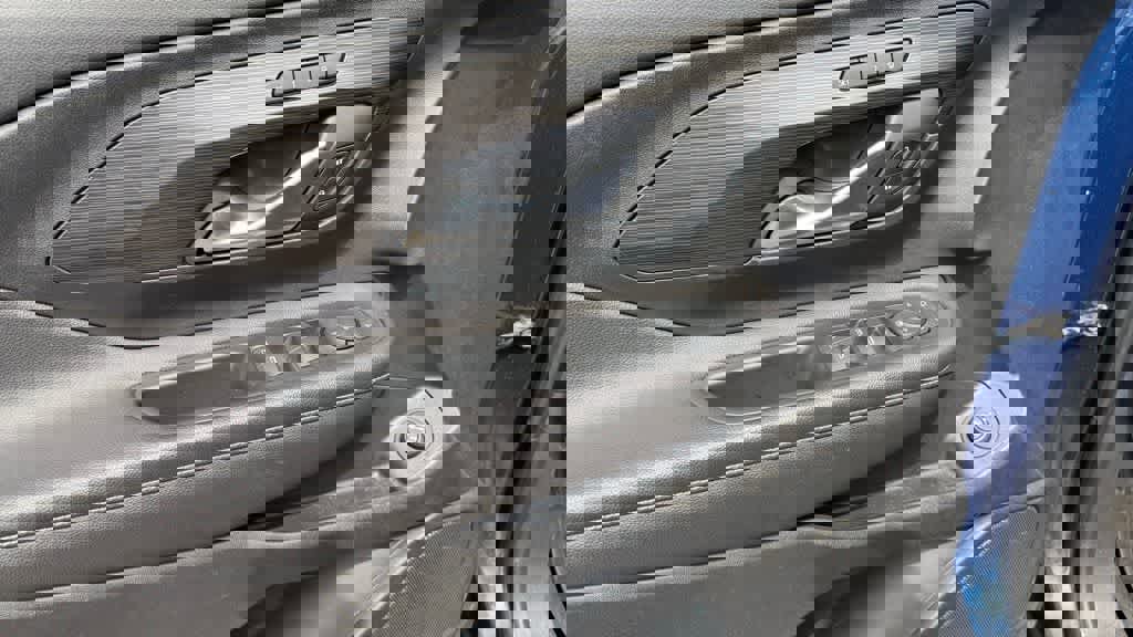 Used 2022 GMC Terrain SLT w/ LPO, Floor Liner Package image 19