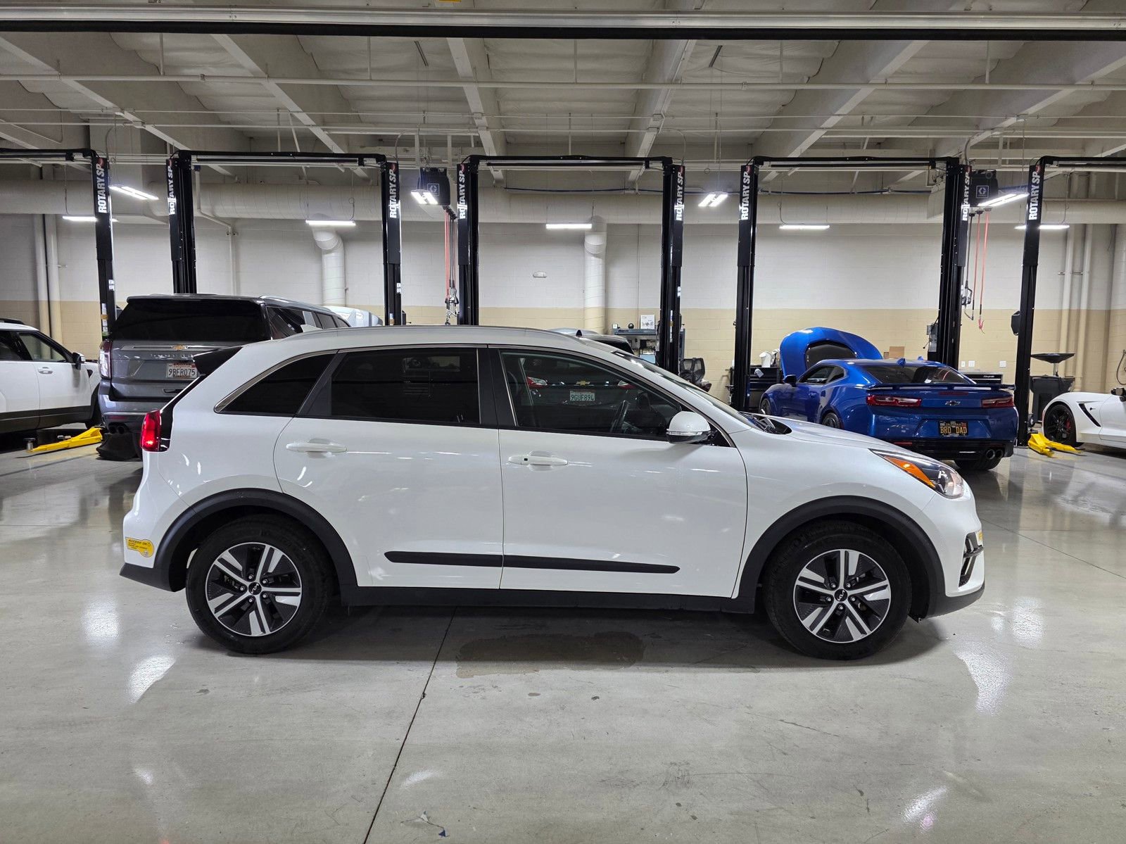Used 2022 Kia Niro EX Premium FWD image 8