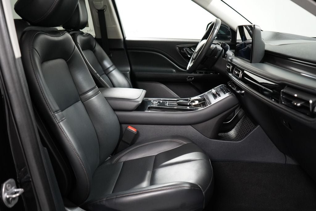Used 2025 Lincoln Aviator AWD image 33