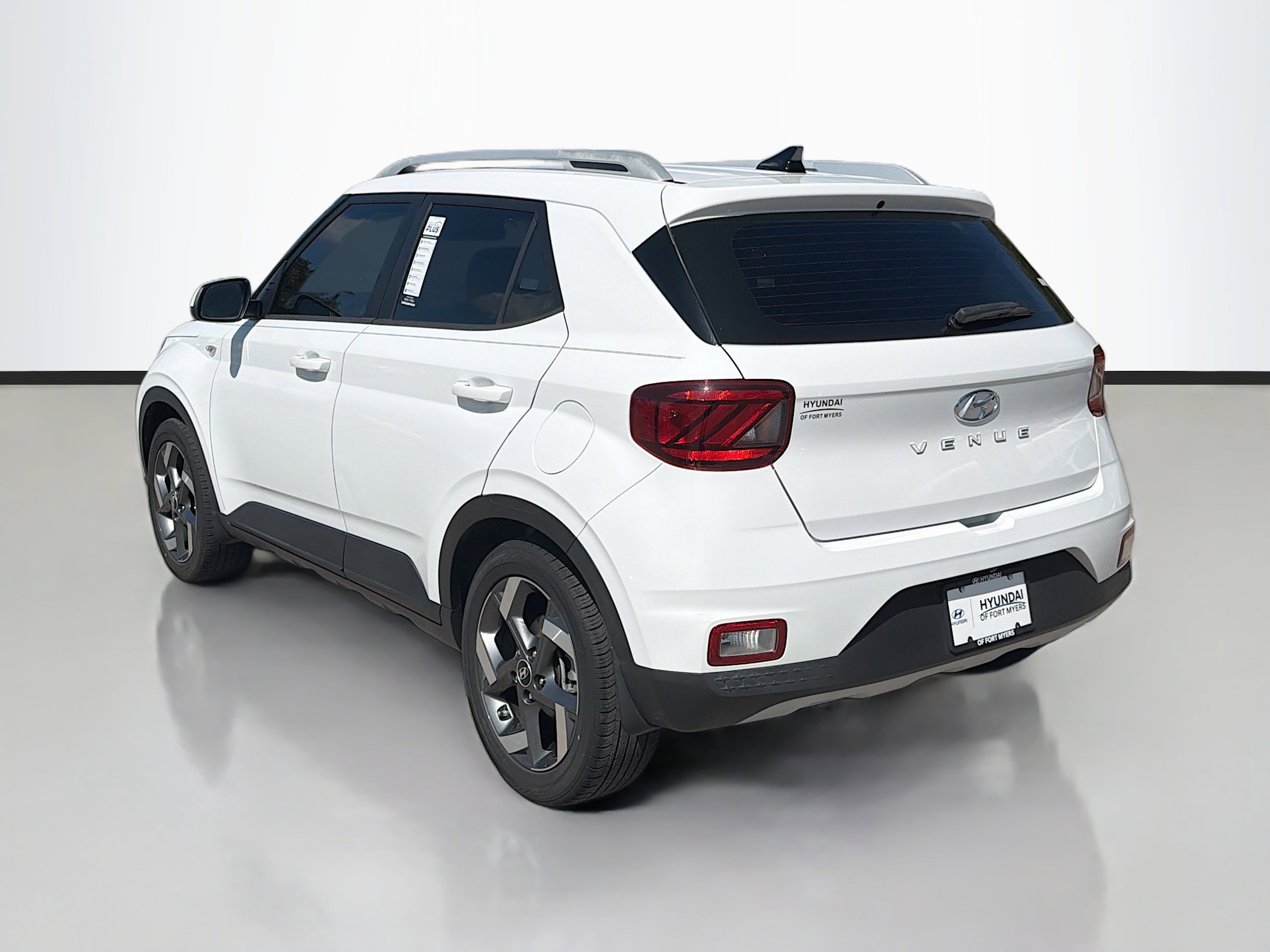 Used 2021 Hyundai Venue SEL image 5