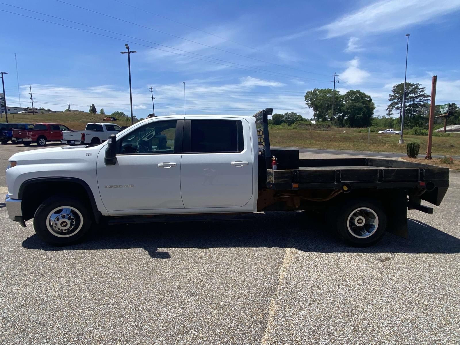 Used 2022 Chevrolet Silverado 3500 LT w/ Remote Start Package AWD/4WD image 4