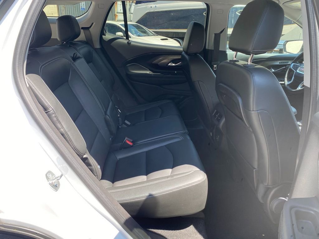 Used 2024 GMC Terrain SLT image 26