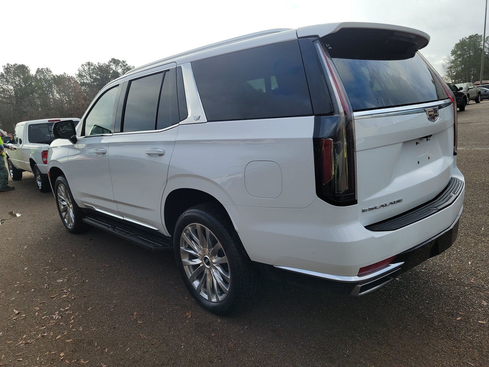 Used 2023 Cadillac Escalade Premium Luxury RWD image 8