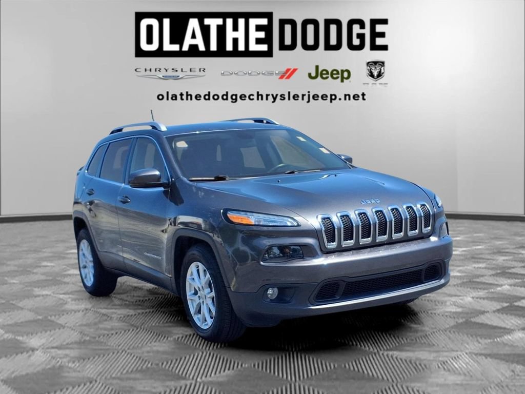 Used 2016 Jeep Cherokee Latitude w/ Safety/Convenience Group FWD image 28