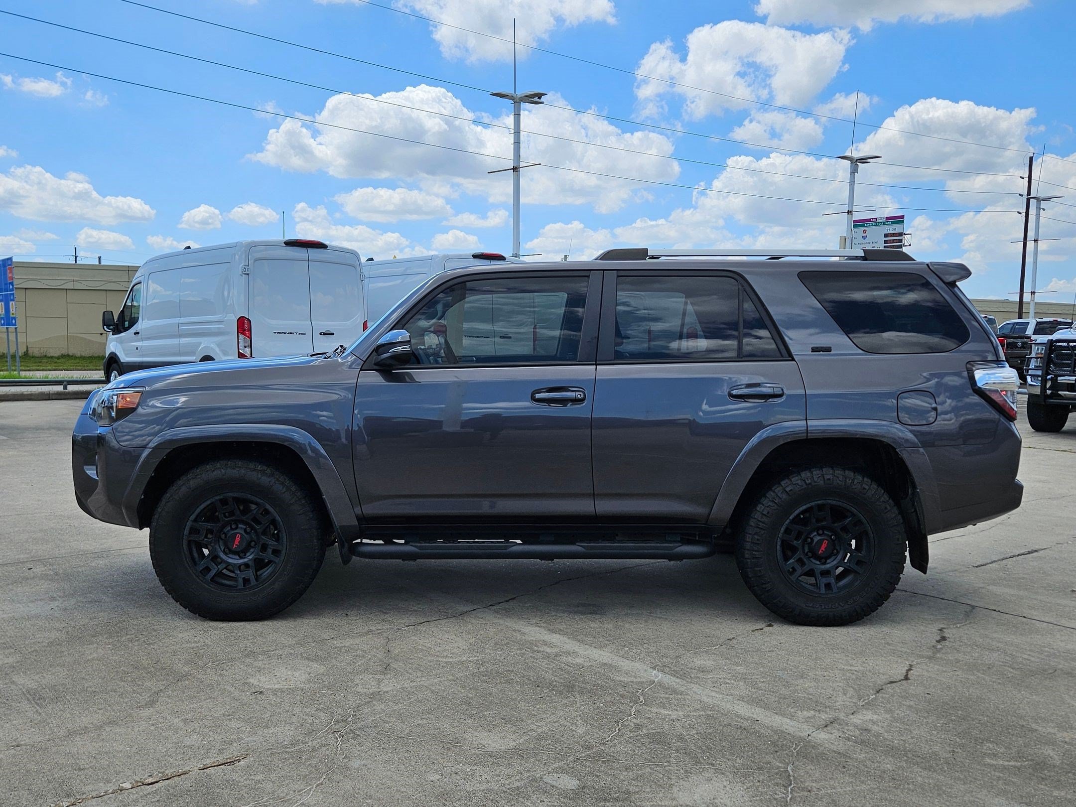 Used 2023 Toyota 4Runner SR5 Premium w/ Moonroof Package RWD image 7