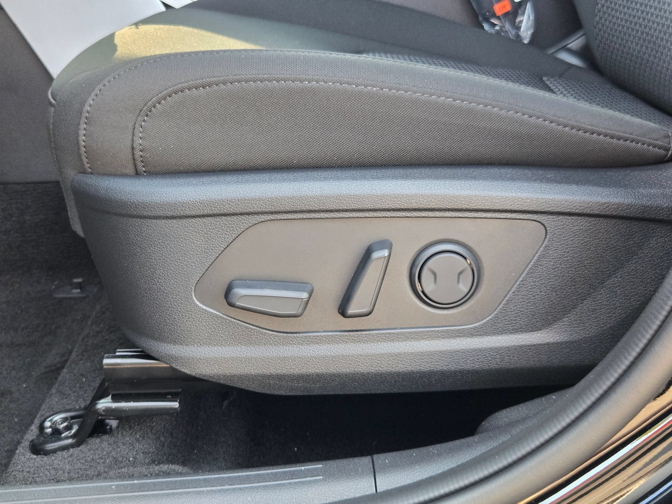 New 2026 Kia Sportage LX w/ LX Convenience Package FWD image 18