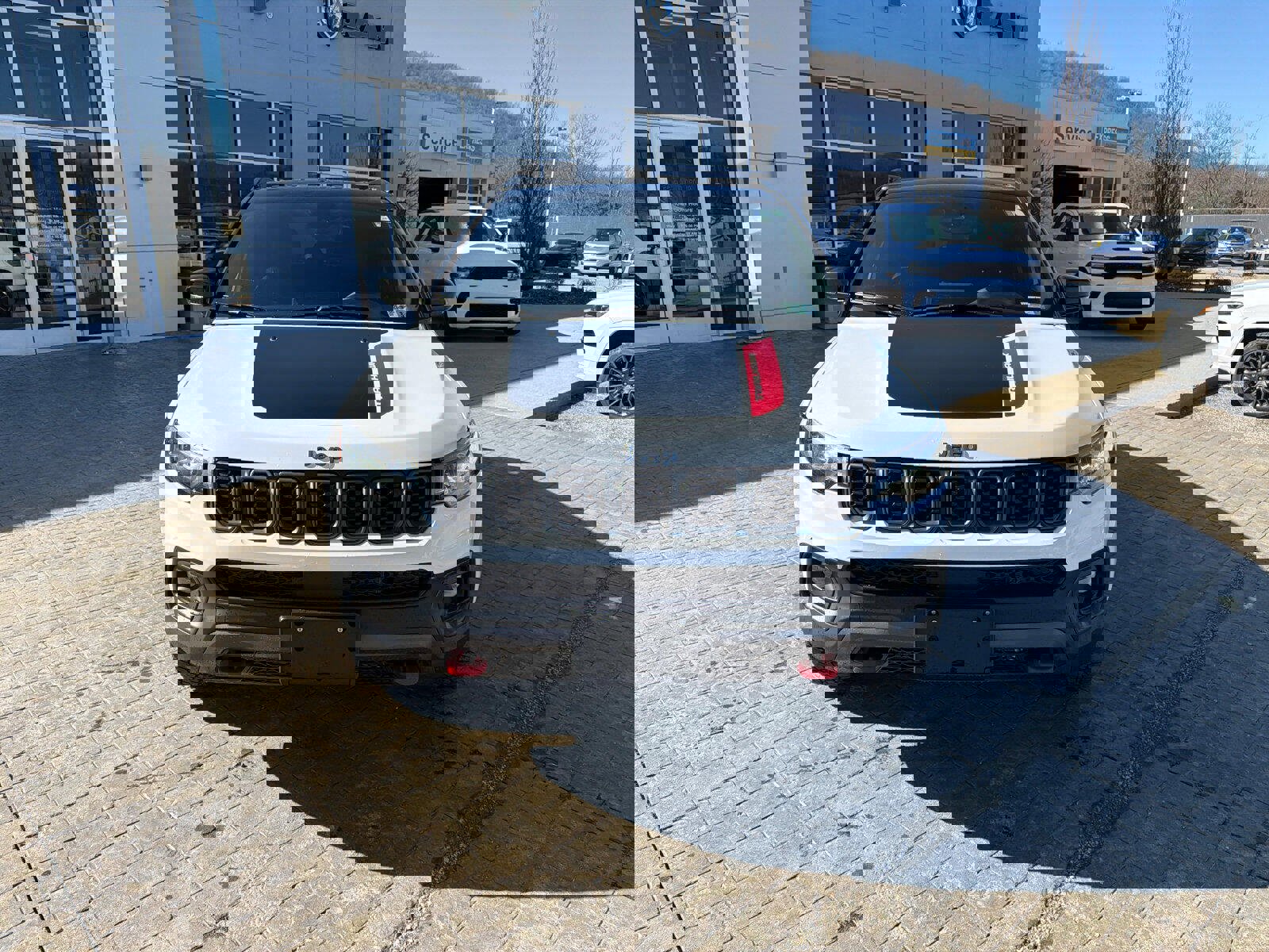 Used 2025 Jeep Compass Trailhawk image 3